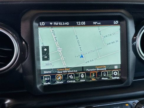 Used 2022 Jeep Wrangler Unlimited Sahara AWD/4WD image 14