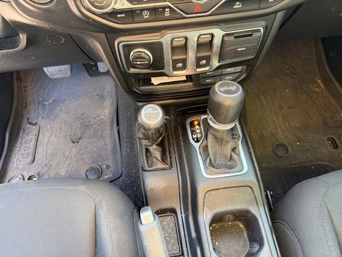 Used 2023 Jeep Wrangler Willys image 22