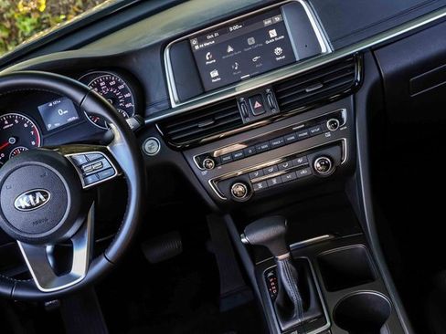 Used 2020 Kia Optima S image 18