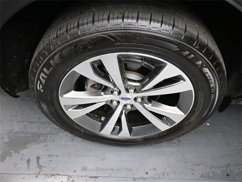 Used 2020 Ford Explorer Platinum image 18