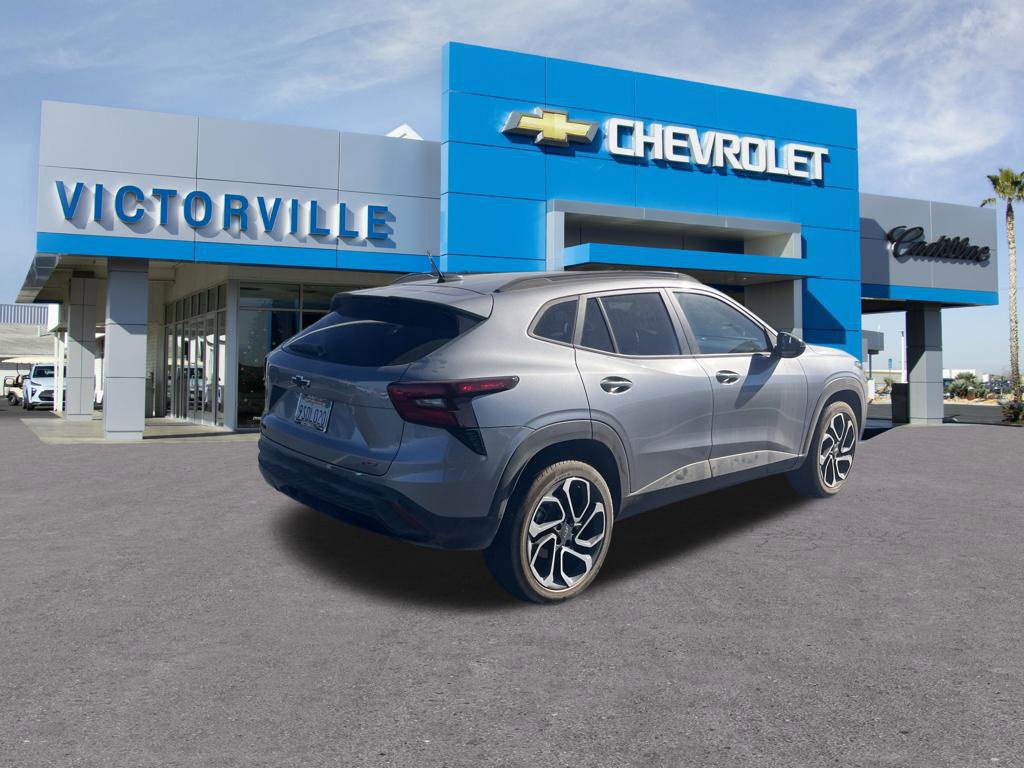 Used 2025 Chevrolet Trax RS w/ Sunroof Package FWD image 6