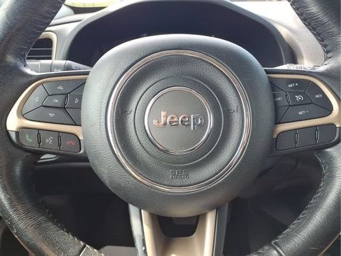 Used 2017 Jeep Renegade Latitude AWD/4WD image 14