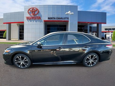 Used 2019 Toyota Camry SE image 6