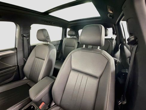 Used 2023 Volkswagen Tiguan SE R-Line FWD image 19