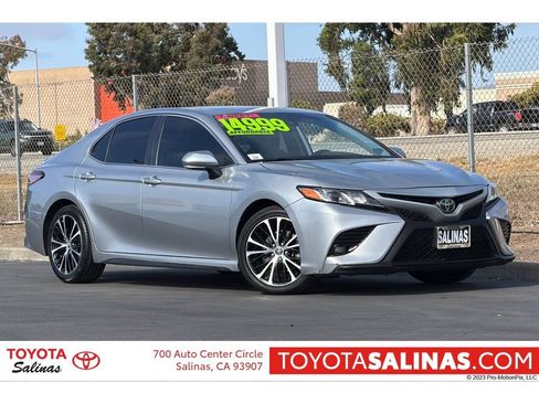 Used 2019 Toyota Camry SE FWD image 1