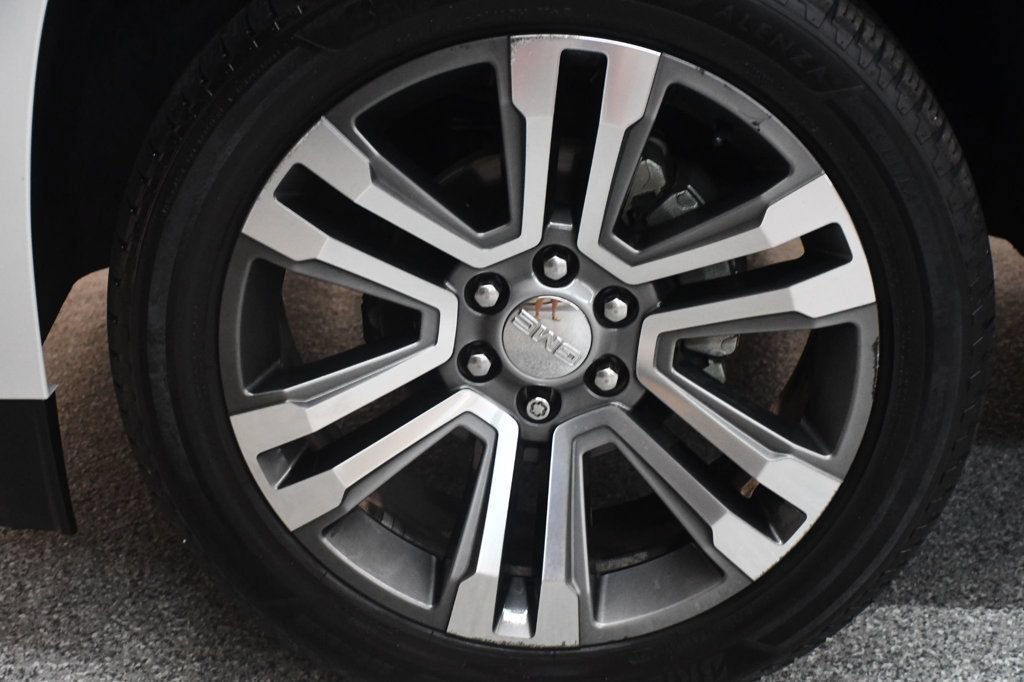 Used 2018 GMC Yukon Denali w/ Denali Ultimate Package AWD/4WD image 18