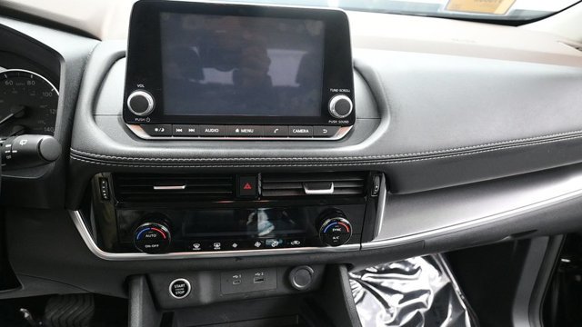 Used 2021 Nissan Rogue SV AWD/4WD image 24