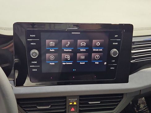 New 2027 Volkswagen Jetta SE FWD image 19