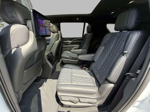Used 2026 Cadillac Escalade IQL Sport 1 AWD/4WD image 20
