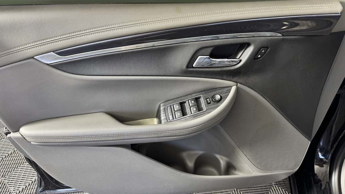Used 2017 Chevrolet Impala Premier FWD image 11