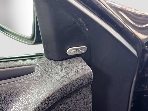 Used 2018 Chrysler 300 Limited AWD/4WD image 19