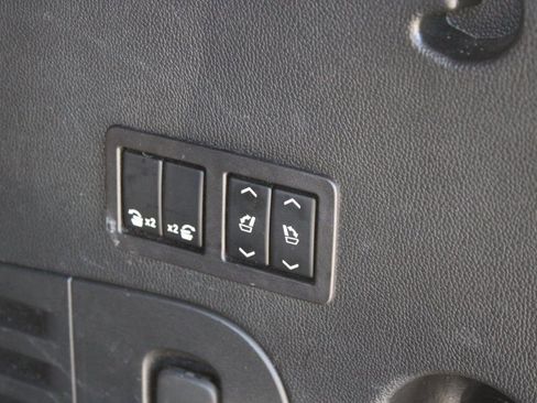 Used 2020 Cadillac Escalade Platinum w/ Escalade Sport Edition image 31