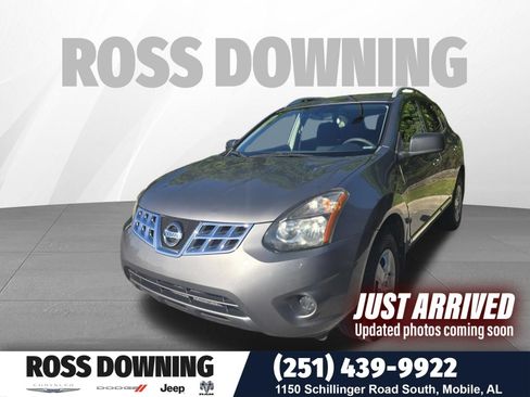 Used 2015 Nissan Rogue S w/ Convenience Package FWD image 1