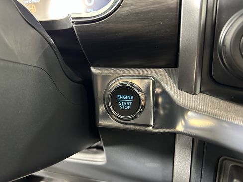 New 2025 Ford F150 Lariat w/ Equipment Group 501A Mid image 27