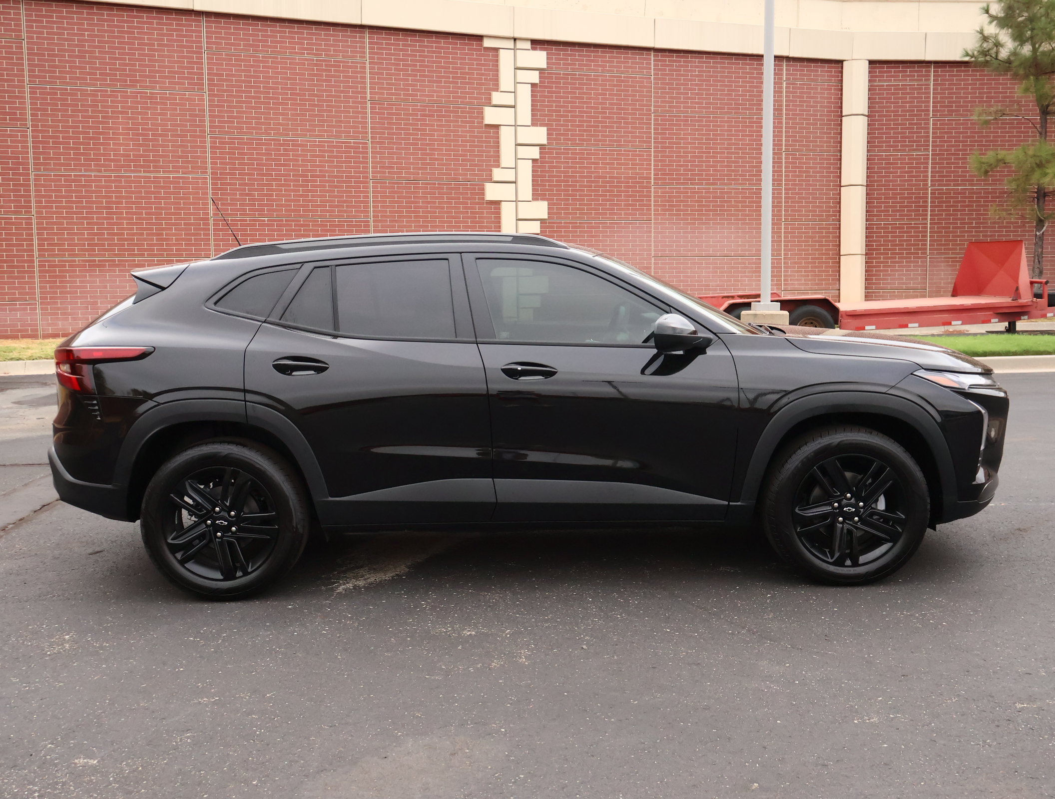 New 2026 Chevrolet Trax ACTIV w/ Sunroof Package FWD image 29