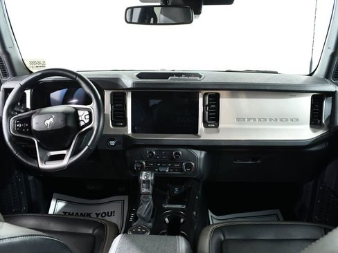 Used 2025 Ford Bronco Outer Banks image 7