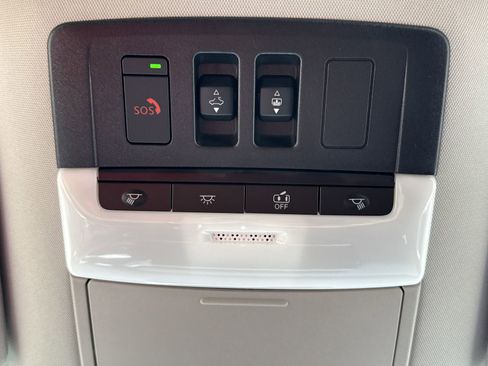 New 2026 Nissan Pathfinder SV w/ SV Premium Package FWD image 10