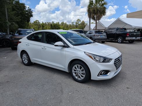 Used 2021 Hyundai Accent SEL FWD image 1