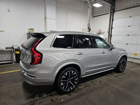 Certified 2025 Volvo XC90 B6 Plus image 3