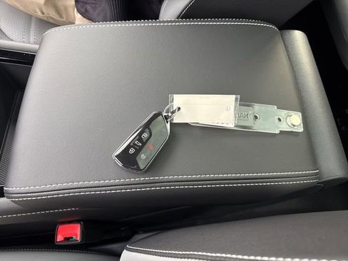 New 2026 Volkswagen Atlas Cross Sport SEL R-Line image 16