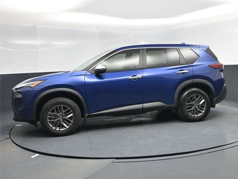 Used 2021 Nissan Rogue S image 3