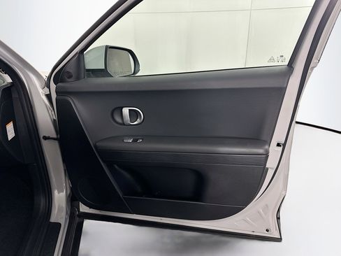 Used 2024 Hyundai Ioniq 5 SE RWD image 31