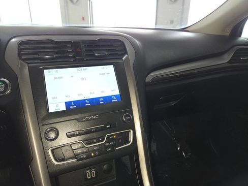 Used 2020 Ford Fusion SEL FWD image 32