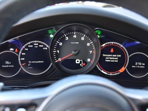 Used 2023 Porsche Cayenne Platinum Edition image 25