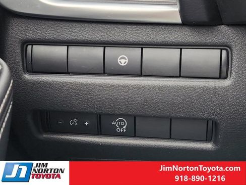 Used 2023 Nissan Rogue SV FWD image 22