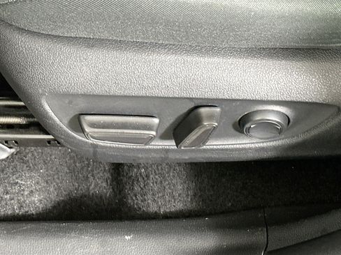 Used 2024 Toyota RAV4 XLE FWD image 13