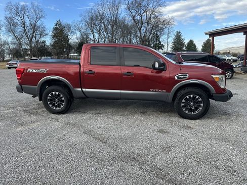Used 2017 Nissan Titan PRO-4X w/ Pro-4x Convenience Package image 4
