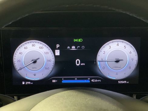 Used 2025 Hyundai Elantra SEL FWD image 11
