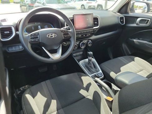 Certified 2024 Hyundai Venue SEL FWD image 11