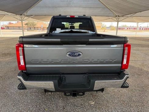 New 2026 Ford F250 XLT w/ FX4 Off-Road Package image 7