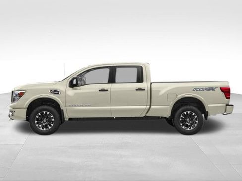 Used 2019 Nissan Titan PRO-4X w/ Pro-4x Convenience Package AWD/4WD image 3