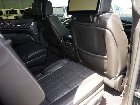 Used 2023 Cadillac Escalade Sport Platinum w/ LPO, ONYX Package AWD/4WD image 17