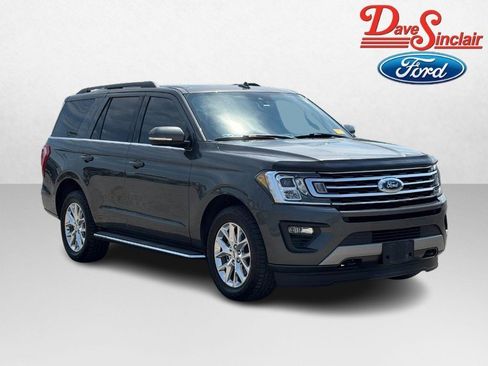 Used 2020 Ford Expedition XLT w/ Equipment Group 202A AWD/4WD image 4