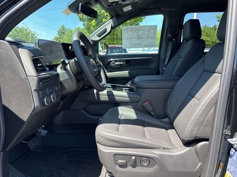 New 2026 Chevrolet Suburban LT w/ Comfort Package AWD/4WD image 9