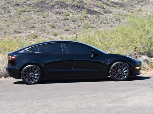 Used 2022 Tesla Model 3 Performance AWD/4WD image 9