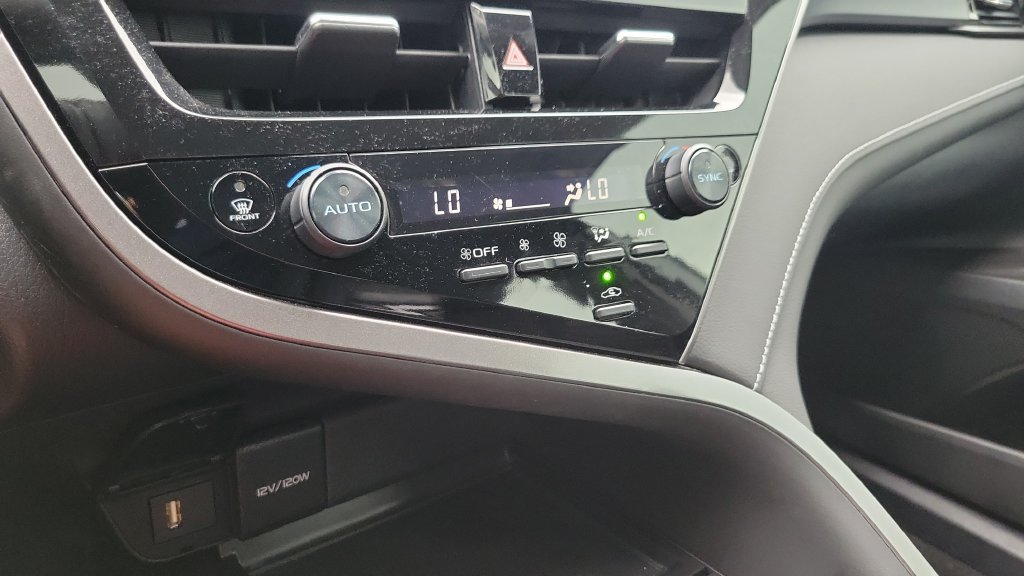 Used 2024 Toyota Camry SE FWD image 18
