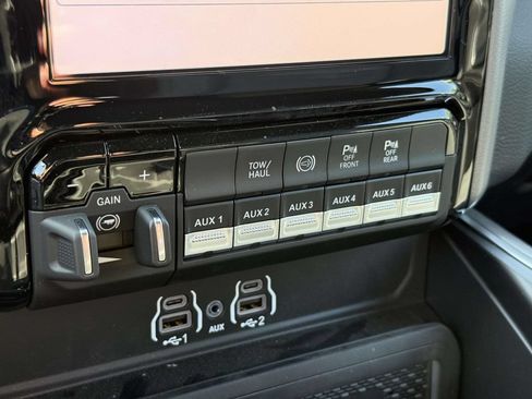 New 2026 RAM 3500 Big Horn AWD/4WD image 30