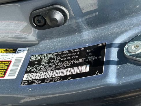 Used 2020 Toyota Highlander XLE FWD image 15