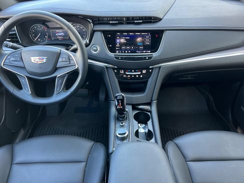 Used 2025 Cadillac XT5 Luxury w/ LPO, Floor Liner Package FWD image 14