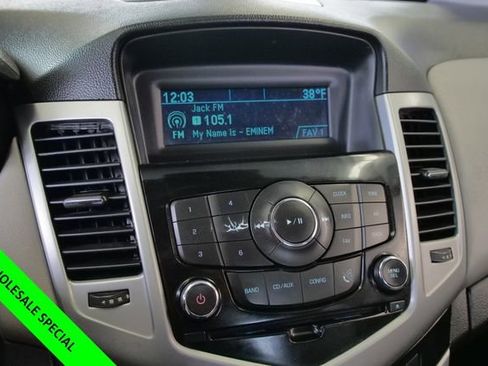 Used 2014 Chevrolet Cruze LT image 18