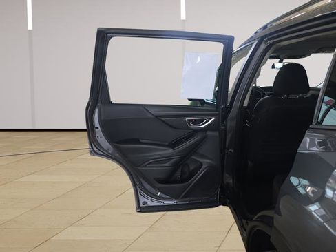 Used 2023 Subaru Forester Premium AWD/4WD image 25