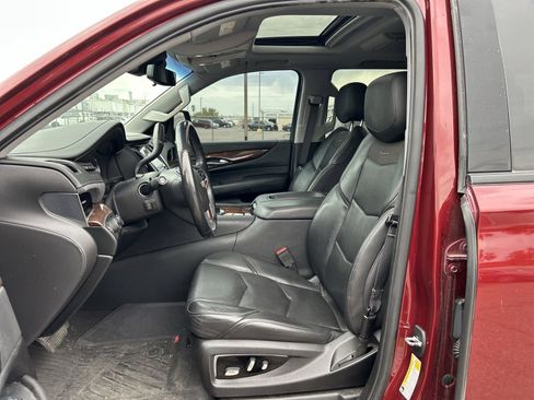 Used 2019 Cadillac Escalade Premium Luxury image 15