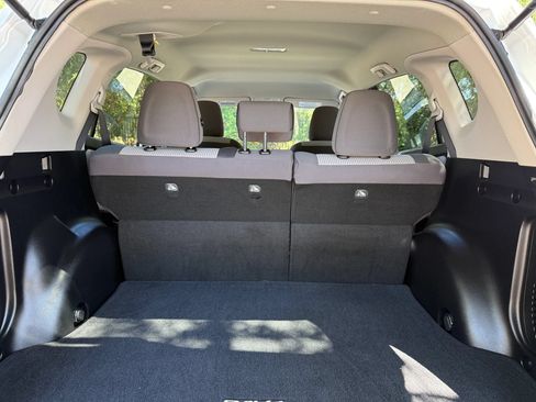 Used 2015 Toyota RAV4 LE FWD image 24