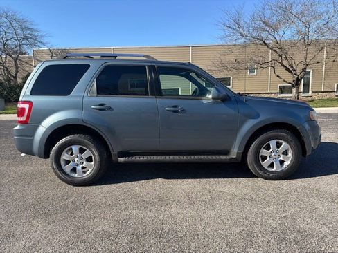 Used 2010 Ford Escape Limited image 2