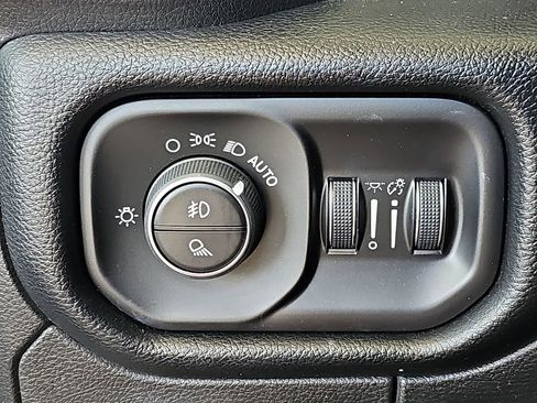 Used 2020 RAM 1500 Laramie AWD/4WD image 31