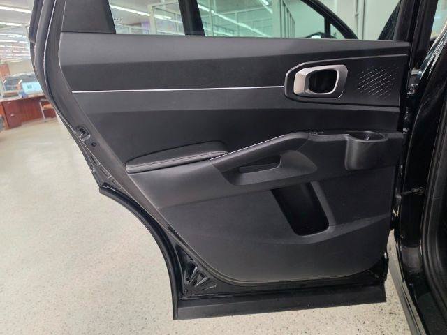 Used 2023 Kia Sorento LX FWD image 25